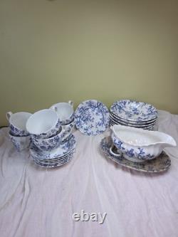22 pc Johnson Bros Old-Bradbury-in-Blue English Iconic Vintage Porcelain Set