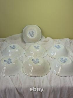 22 pc Johnson Bros Old-Bradbury-in-Blue English Iconic Vintage Porcelain Set