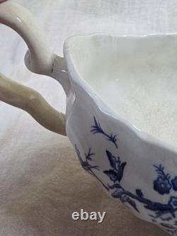 22 pc Johnson Bros Old-Bradbury-in-Blue English Iconic Vintage Porcelain Set