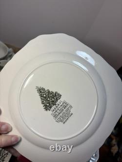 23 pc Lot Vintage JOHNSON BROS MERRY CHRISTMAS Dinner Salad Cup Saucer