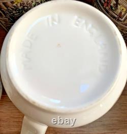 7 VTG Johnson Bros Friendly Village Christmas Mugs 3 7/8 H 9 oz England