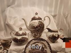 Beautiful Johnson Brothers Heritage Hall Brunch Set For 10