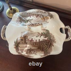 Beautiful soup tureen antique Haddon Hall by Johnson Bros rare