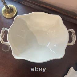 Beautiful soup tureen antique Haddon Hall by Johnson Bros rare