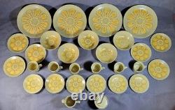 DORADO Johnson Bros England Stonecrest Beige/Orange Flower 1970s Near Complete