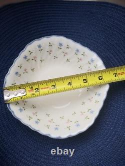 FREE DELIVERY up to 50 miles Wonderful China JOHNSON BROTHERS MELODY 41 Pieces
