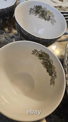 Friendly Village Vintage Collectors Set