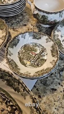 Friendly Village Vintage Collectors Set