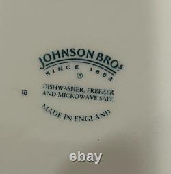 JOHNSON BROTHERS VICTORIAN CHRISTMAS SQUARE SALAD PLATES ENGLAND Qty. 8 NIB