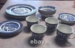 Johnson Bros Blue Willow 20 Pc Set