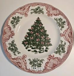 Johnson Bros Old Britain Castles Pink Christmas 2 Dinner Plates Green Tree 10.5