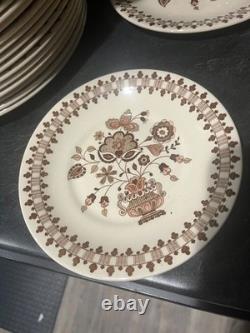 Johnson Bros Stafford Shire Jamestown Hand Engraving Dinnerware Set (110pcs)