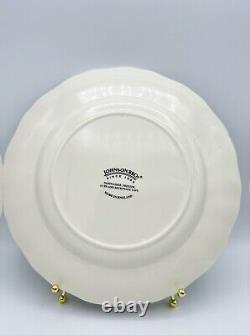 Johnson Bros The Friendly Village Christmas Dinner/Salad Plates 3 Place Settings