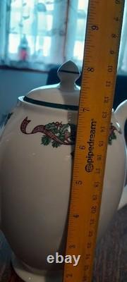 Johnson Bros Victorian Christmas Teapot withCreamer & Sugar Bowl & 6 Cups/Saucers