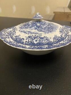 Johnson Brothers COACHING SCENES Blue & White Covered Dish