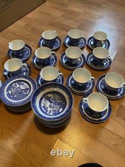 Johnson Brothers Classic Willow Blue Serves Twelve Place Settings/60 Pcs England