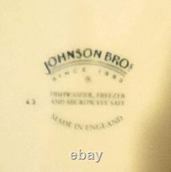 Johnson Brothers RICHMOND White Coupe Cereal Bowls Embossed 6 1/4 Set of 9
