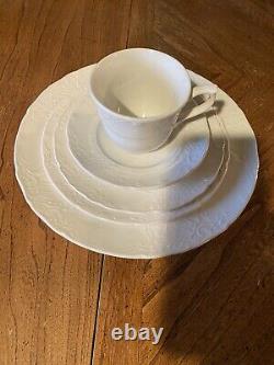 Johnson Brothers Richmond White Place Setting / 19 Pcs