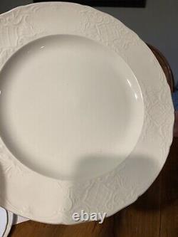 Johnson Brothers Richmond White Place Setting / 19 Pcs