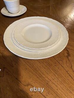 Johnson Brothers Richmond White Place Setting / 19 Pcs