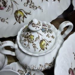 Johnson Brothers Staffordshire Bouquet 24 Piece Lunch for 4 GREAT (Read)