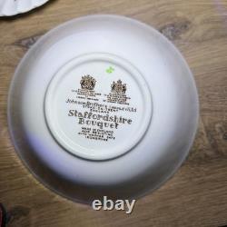 Johnson Brothers Staffordshire Bouquet 24 Piece Lunch for 4 GREAT (Read)