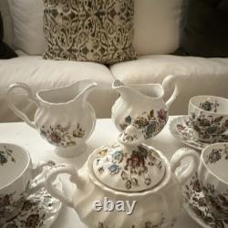 Johnson Brothers Staffordshire Bouquet Ironstone Dinner Set England