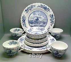 Johnson Brothers TULIP TIME BLUE, WHITE Background 20 Piece Set FOUR SETTINGS