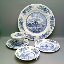 Johnson Brothers TULIP TIME BLUE, WHITE Background 20 Piece Set FOUR SETTINGS