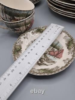 Johnson Brothers The Friendly Village Dinner Plates W Teacups & Saucers