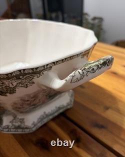 LARGE Johnson Brothers THE FRIENDLY VILLAGE Tureen with Lid 13.25- England, EUC