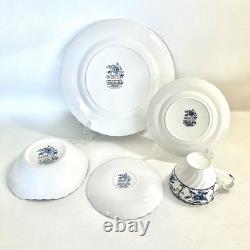 NEW Vtg 30 Pc Johnson Brothers Blue Indies Service Set, Six 5 Pc Place Settings