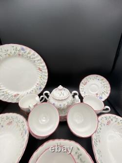 Set 35 Piece China Summer Chintz Johnson Brothers, Includes Serving pieces