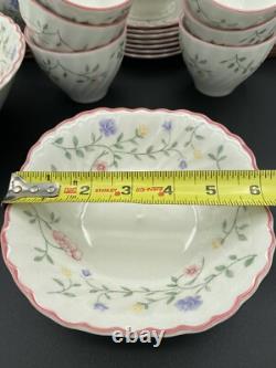 Set 35 Piece China Summer Chintz Johnson Brothers, Includes Serving pieces