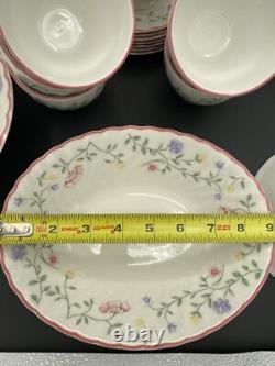 Set 35 Piece China Summer Chintz Johnson Brothers, Includes Serving pieces