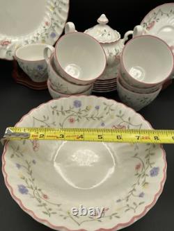 Set 35 Piece China Summer Chintz Johnson Brothers, Includes Serving pieces