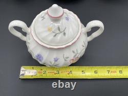 Set 35 Piece China Summer Chintz Johnson Brothers, Includes Serving pieces