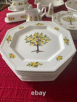 Set of 8 Vintage Johnson Brothers England Lemon Tree Octagonal Dinner Plates