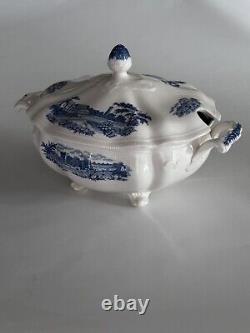 VTG JOHNSON BROS Rare English Gardens Blue & White Soup Tureen