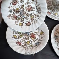 VTG Johnson Bros STAFFORDSHIRE BOUQUET 4, 7 Piece Place Settings 28 Total Pieces