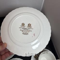 VTG Johnson Bros STAFFORDSHIRE BOUQUET 4, 7 Piece Place Settings 28 Total Pieces