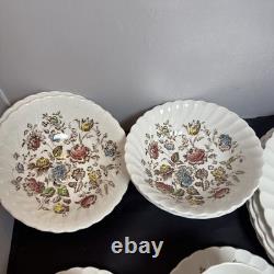 VTG Johnson Bros STAFFORDSHIRE BOUQUET 4, 7 Piece Place Settings 28 Total Pieces
