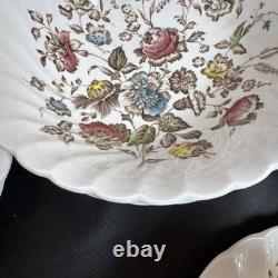 VTG Johnson Bros STAFFORDSHIRE BOUQUET 4, 7 Piece Place Settings 28 Total Pieces