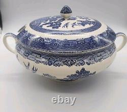 Vintage Johnson Bros Blue Willow 10 Soup Tureen (M)