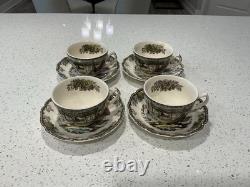 Vintage Johnson Bros England FRIENDLY VILLAGE 20 Piece Dinnerware Set For 4