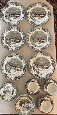 Vintage Johnson Bros Friendly Village China 30 piece set 6 Place Settings