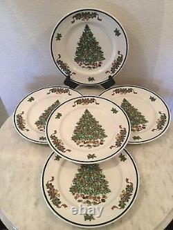 Vintage Johnson Bros Victorian Christmas 5 Dinner Plates. Made In England