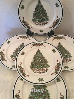 Vintage Johnson Bros Victorian Christmas 5 Dinner Plates. Made In England