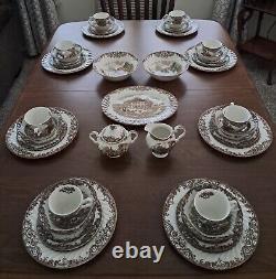 Vintage Johnson Brothers England Heritage Hall 45 Pc Dinnerware Service For 8