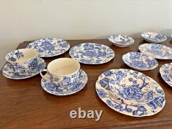 Vintage Johnson Brothers English Chippendale Blue 27 PC Set
